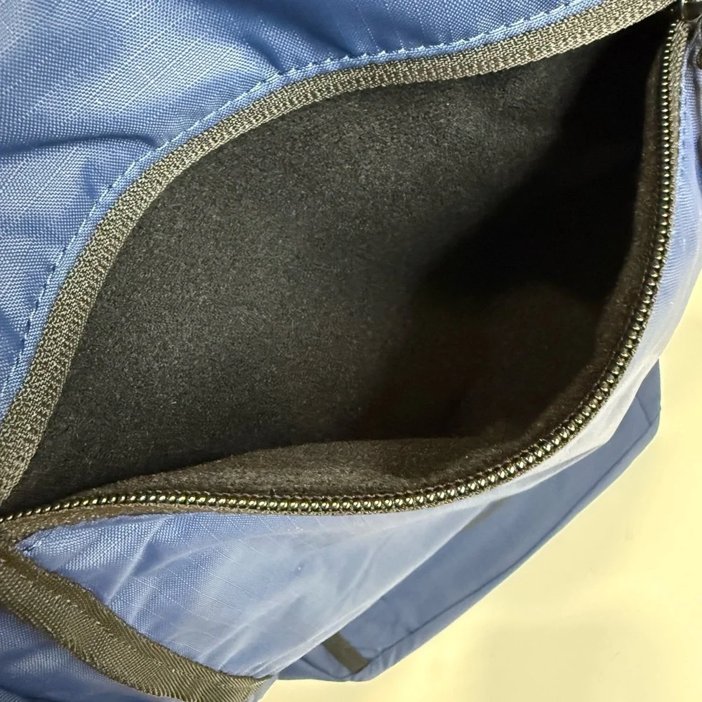 Oakley streamlined sling